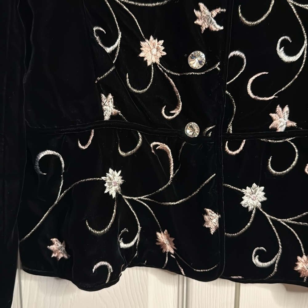 Vintage Emanuel Ungaro Black Velvet Embroidered Jacket Size 10 - Picture 3 of 8